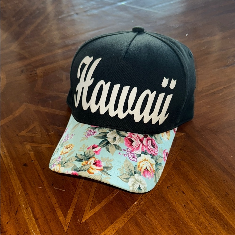 β¨NWTβ¨ Robin Ruth Floral Hawaii Hat πΊ